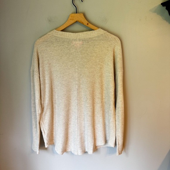 Isaac Mizrahi Women’s Tan Waffle Knit Casual Button Up Lightweight Sweater Sz M - Picture 3 of 6